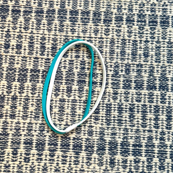 Lululemon headband - Picture 3 of 3